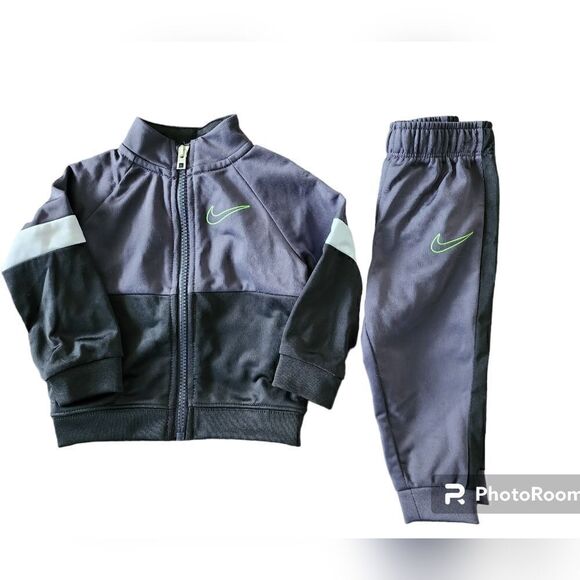 Nike Infant full zip track suit Set - Picture 2 of 8